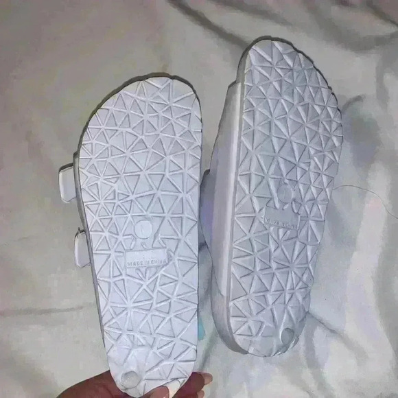 Girls slides size 1 NWT - Picture 4 of 4